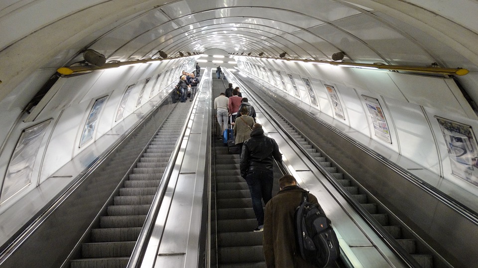 escalator-2211356_960_720